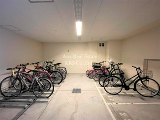 【その他】 | ティ　ベルデ | 屋内駐輪場です！雨風から自転車を守ります！