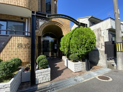 【エントランス】 | フリーディオ寝屋川