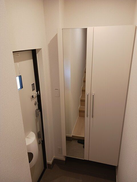 サニーコート伏見の玄関