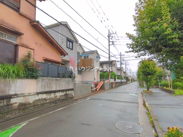 仲介手数料無料　クレアガーデン所沢市中新井５丁目・新築全２棟の前面道路含む現地写真