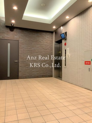 【ロビー】 | インテリジェンス御堂 | エレベーターにはモニターがあります♪