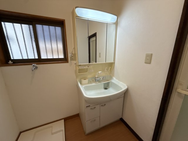 香寺町戸建ての洗面所