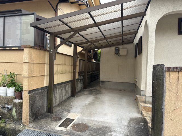 香寺町戸建ての駐車場