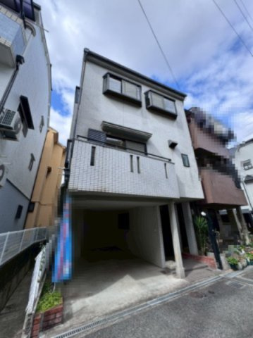 寝屋川市出雲町の前面道路含む現地写真|駐車１台可能です。（車種制限あり）