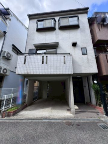寝屋川市出雲町の外観|京阪本線「寝屋川市」駅まで徒歩約13分です。