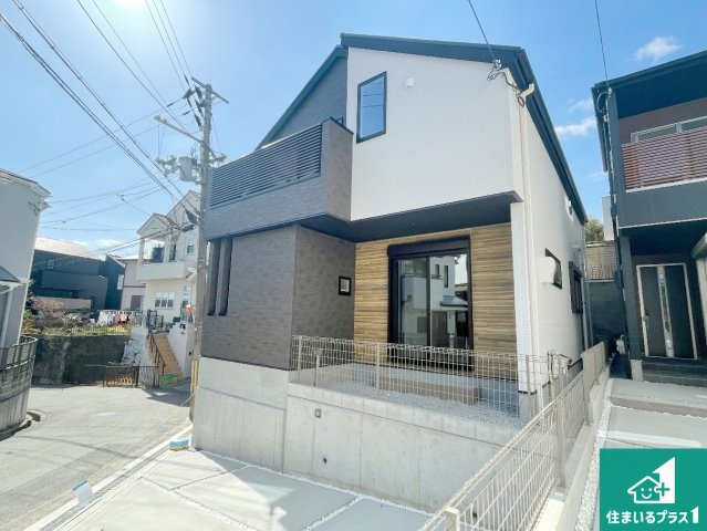 豊中市上野東　第2期　新築一戸建ての外観|お客様に長く安心して住んでいだだける事にこだわった家づくり！住んでからのアフターサービスにもしっかりと取り組んでいます！