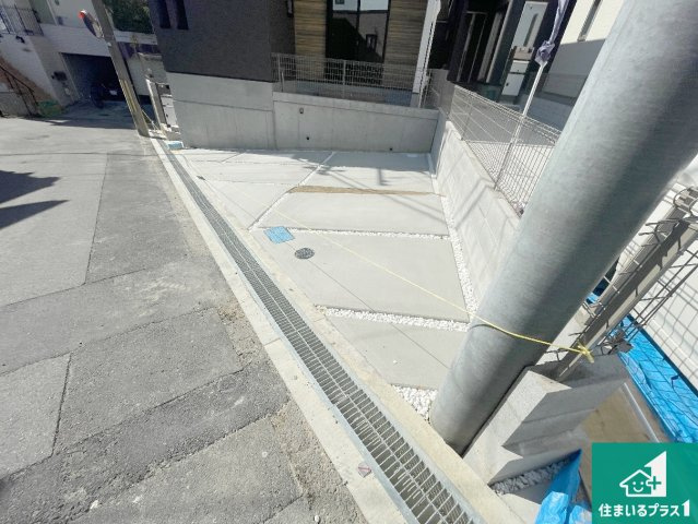 豊中市上野東　第2期　新築一戸建ての駐車場|駐車スペース！散水栓があるので、こまめに愛車を洗えます！