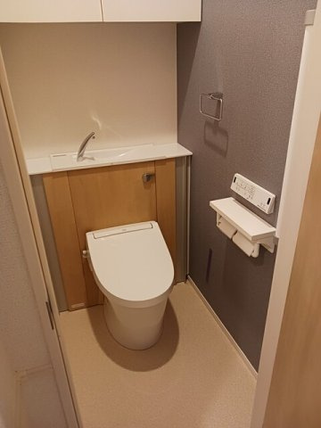 チェリー　クローバーのトイレ|落ち着いた色調のトイレです