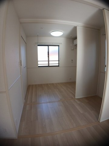 コンフォートＣの内装|明るい色調の室内です