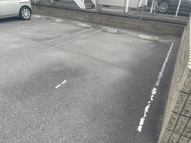 メゾン鎌倉の駐車場