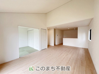 【居間・リビング】 | CRADLEGARDEN筑西市二木成第2　 | 居心地のいいリビングは、時間を忘れてしまうくらいホッとする空間です☆
