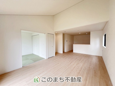 【居間・リビング】 | CRADLEGARDEN筑西市二木成第2　 | 居心地のいいリビングは、時間を忘れてしまうくらいホッとする空間です☆
