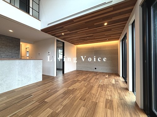 【仲介手数料０円】藤沢市片瀬山1丁目　新築一戸建て　全2棟の居間・リビング|藤沢市片瀬山1丁目　新築一戸建て　全2棟