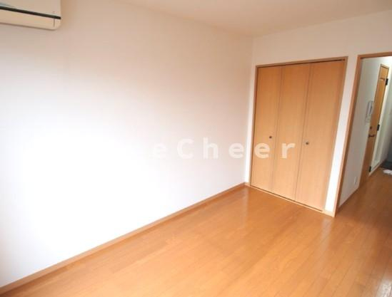 ＹＫＬ　ＦＬＡＴの寝室