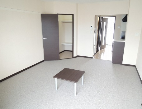 レオネクストインフィールドⅡの居間・リビング