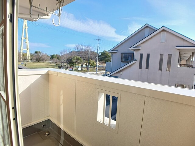 ウエスト　ウッド　アベニューのバルコニー