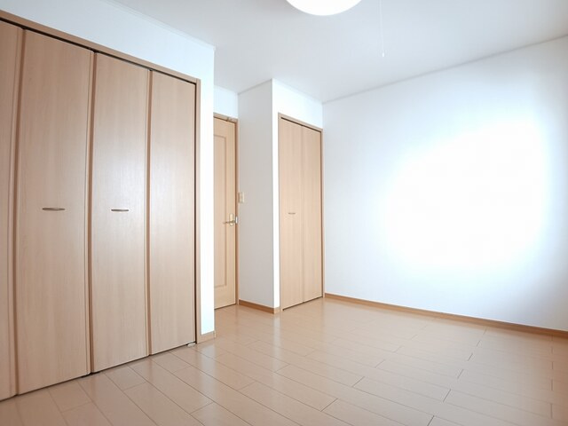 ウエスト　ウッド　アベニューの洋室