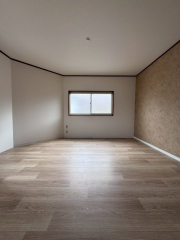 門真市五月田町の洋室|約7.8帖の洋室は主寝室としてもオススメです。