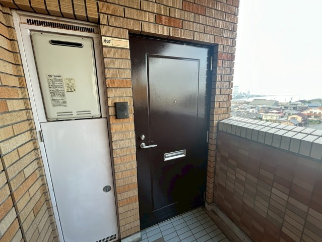 マルイブーゲンビリアの玄関