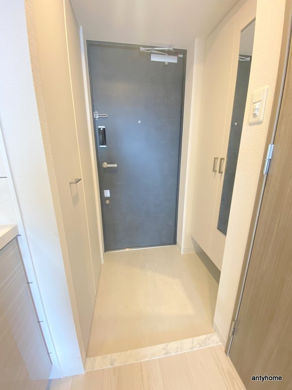 エスリード大阪フェリス　仲介手数料無料の玄関