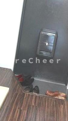 シティパレス上井草の玄関