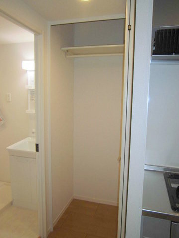 Ｗａｌｃｏｔｔｓ　ウォルコッツの収納|★キッチン横のクローゼット★