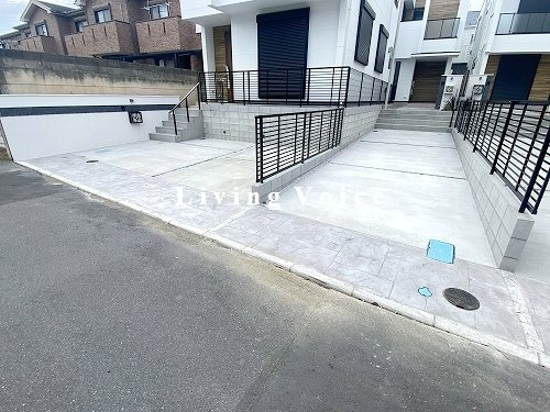 【仲介手数料０円】茅ヶ崎市東海岸南3丁目　新築一戸建て　全3棟の駐車場|【仲介手数料０円】茅ヶ崎市東海岸南3丁目　新築一戸建て　全3棟
