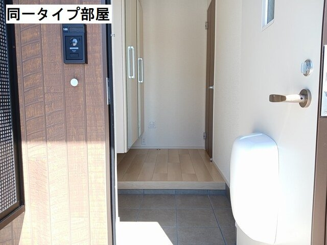 ディーテラス　Ⅱの玄関|落ち着いた玄関です