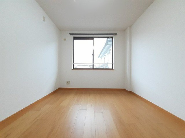 プラージュⅠの内装|明るい色調の室内です