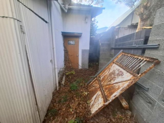 売中古戸建　静岡市清水区上清水町の外観|外から直接ランドリースペースに入れます。
