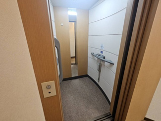 【設備】 | 西宮市神園町　中古戸建 | ホームエレベーター付きのため、お買い物の荷物を２階のリビングまで運ぶときに便利