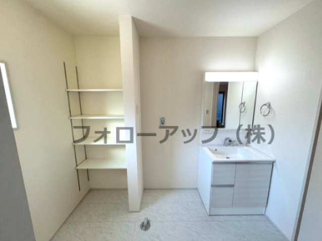 リーブルガーデン加古川市別府町新野辺北町7期の独立洗面台|独立洗面台で身支度をすべて済ませてしまいましょう