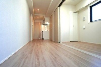 【居間・リビング】 | プライムブリス東中野駅前 | 10.2帖のきれいなLDK。