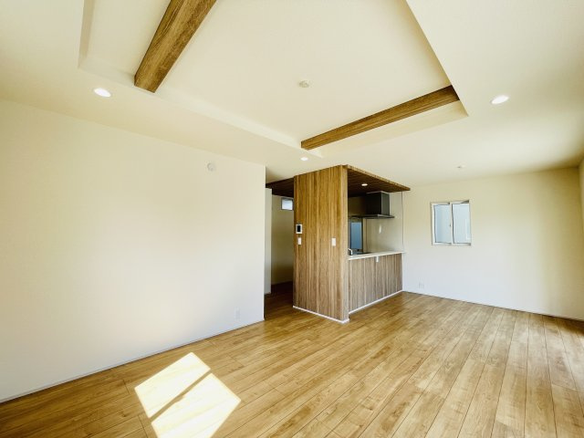 【居間・リビング】 | 熊谷市赤城町1丁目　ブルーミングガーデン　新築戸建　全2棟　1号棟