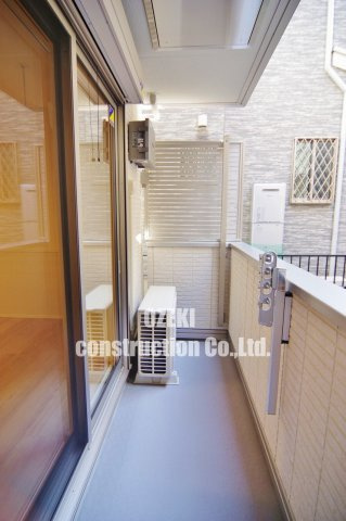 Dアヴァンス赤山のバルコニー