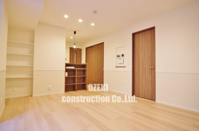 Dアヴァンス赤山の居間・リビング