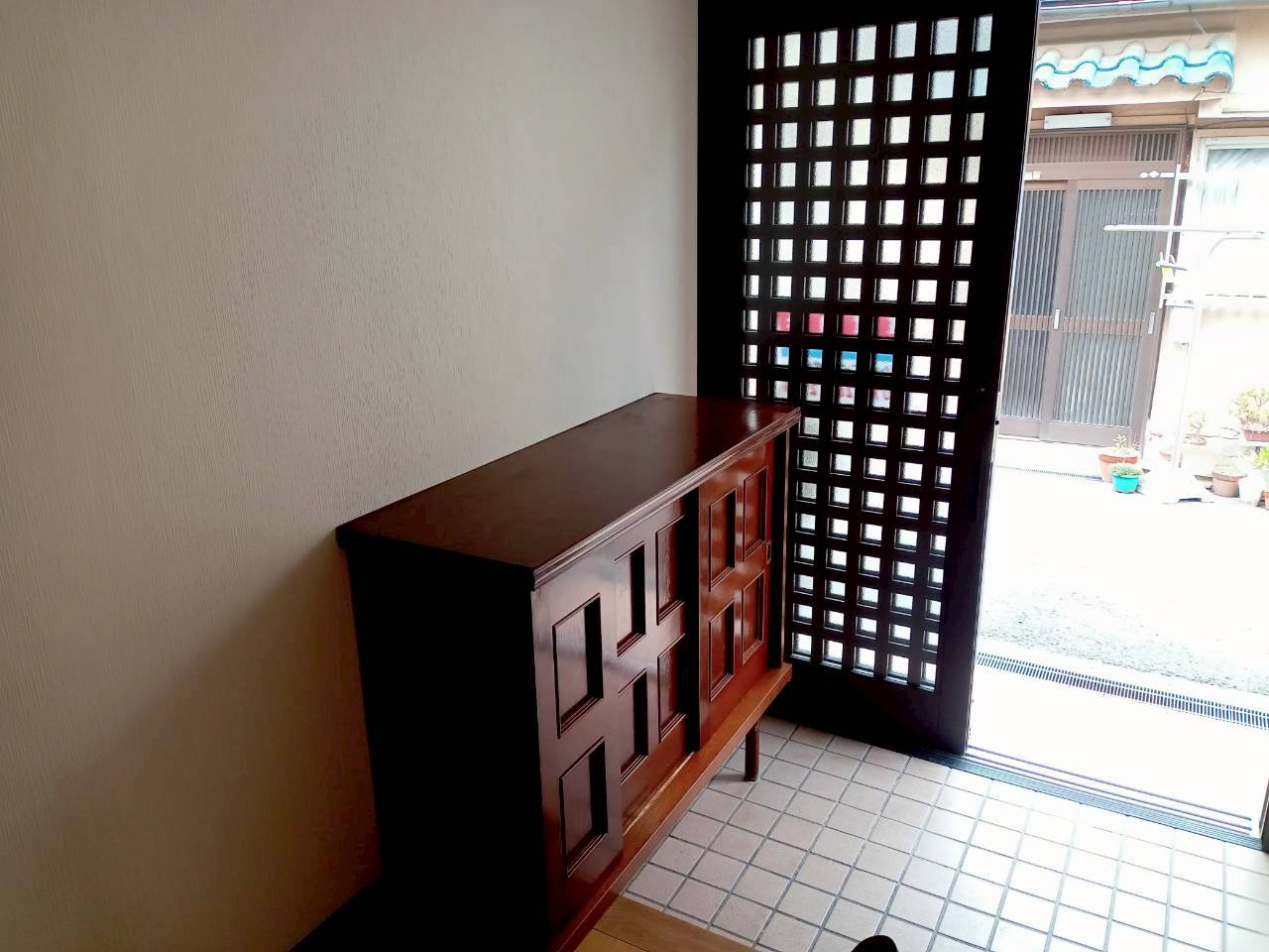 堺市東区日置荘西町5丁　中古戸建の玄関
