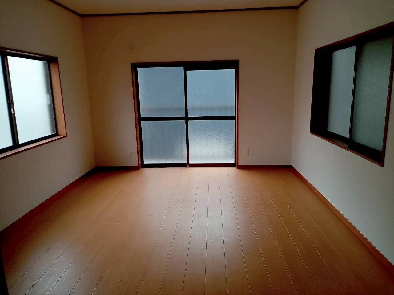 堺市東区日置荘西町5丁　中古戸建の洋室