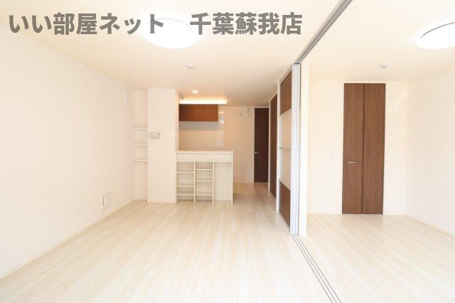サンブライトAの居間・リビング|こちらの居間で趣味の時間をお楽しみください