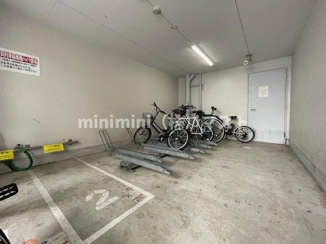 インボイス難波南レジデンスの駐車場