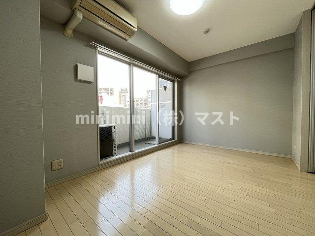 インボイス難波南レジデンスの居間・リビング