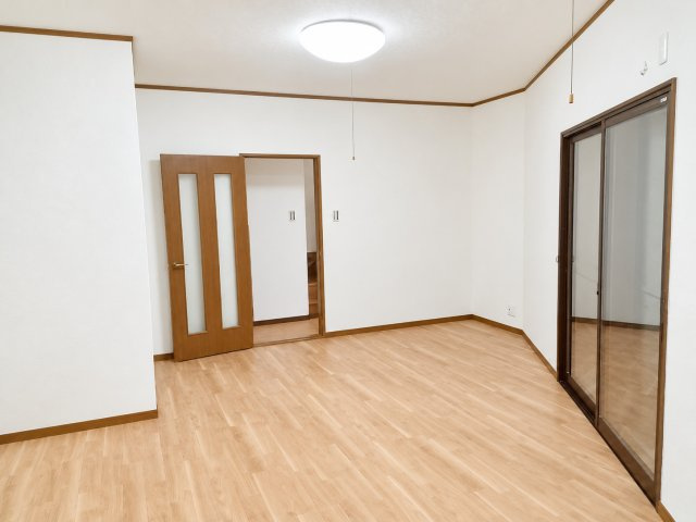 柏原市旭ヶ丘４丁目の居間・リビング