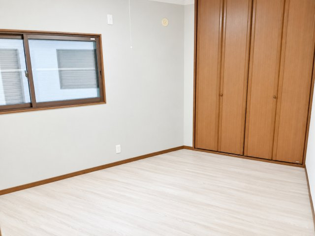 柏原市旭ヶ丘４丁目の洋室