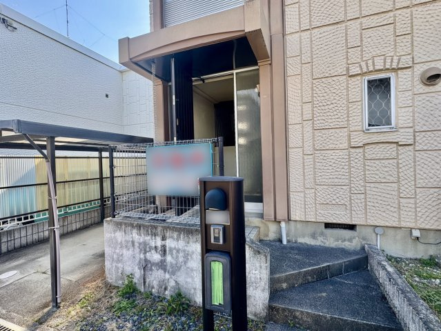 泉南市樽井４丁目中古戸建の玄関