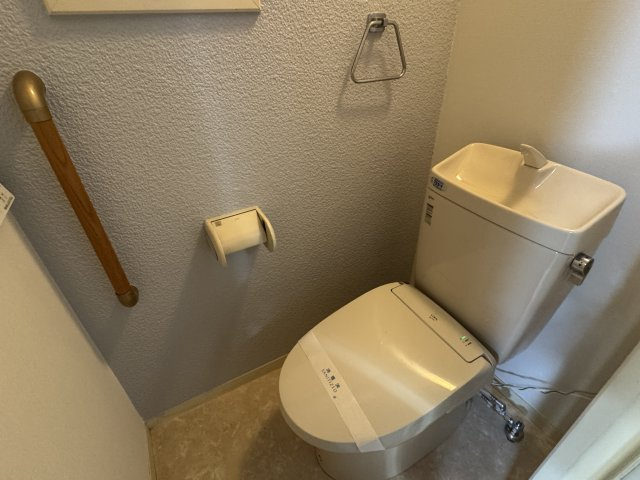 泉南市樽井４丁目　中古戸建のトイレ|ハウスクリーニング済