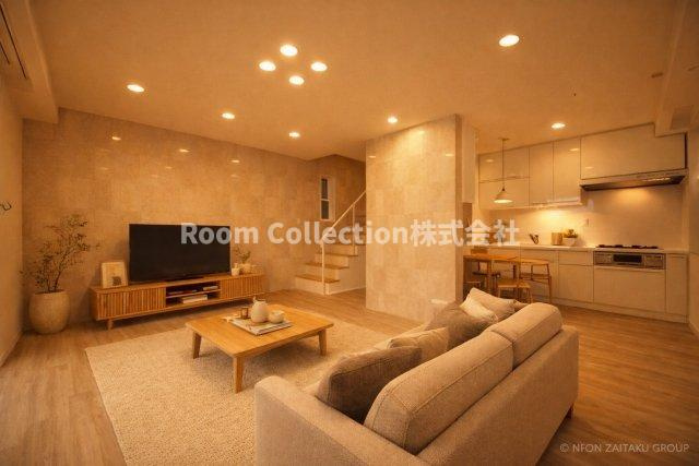 新宿7丁目戸建の居間・リビング