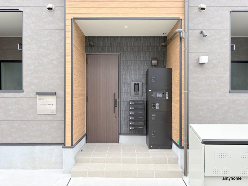ハーモニーテラス港晴　仲介手数料無料のエントランス