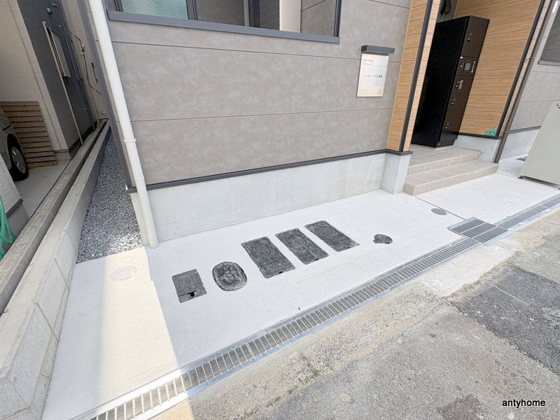 ハーモニーテラス港晴　仲介手数料無料の駐車場