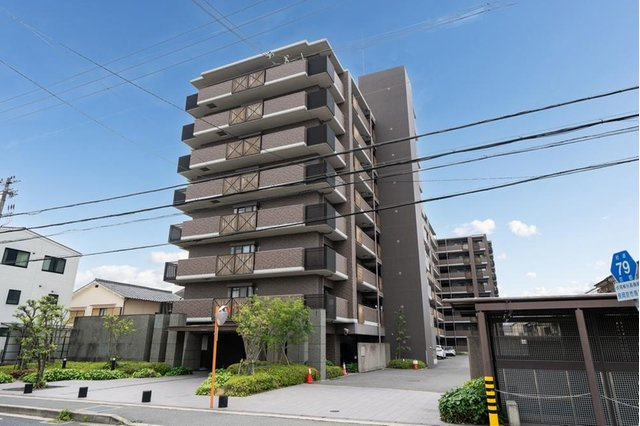 シャリエ長岡京の外観