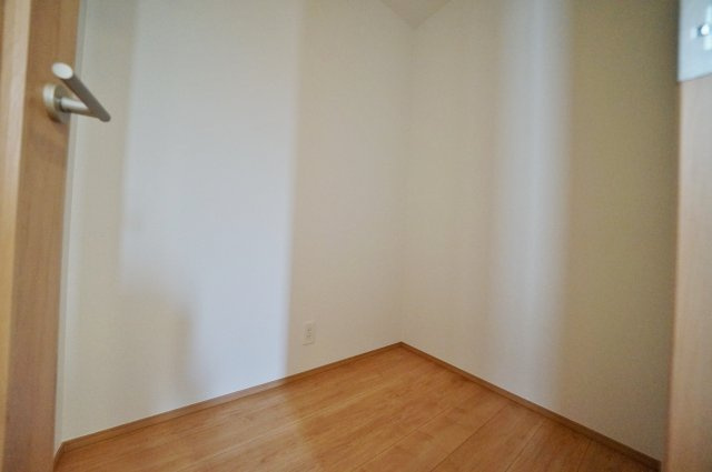 【横浜市西区東久保町26-16全3棟新築戸建て】★仲介手数料無料★（富士見台小学校・岩井原中学校）の収納